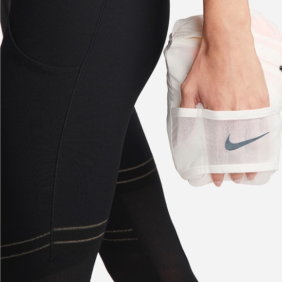 NWT. Nike Storm-FIT ADV Run Division. Women's Running Jacket size M - Picture 8 of 11